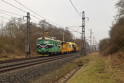 Přeprava pracovní mechanizace elektrickou trakcí 
Foto. Jakub Mláde: